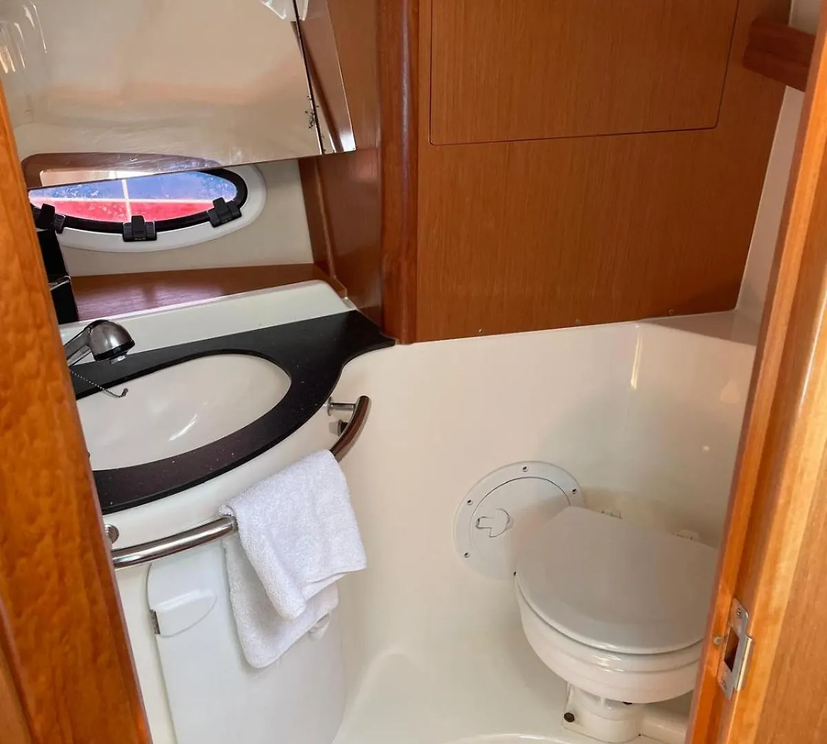 보트호텔 Hebergement Insolite Sur Un Bateau A Quai 라론드레모레